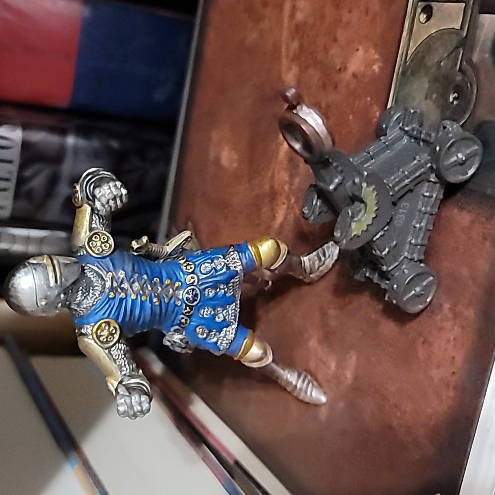 Schleich Blue and Gold Medieval Knight Medieval Figure with Mini Catapult